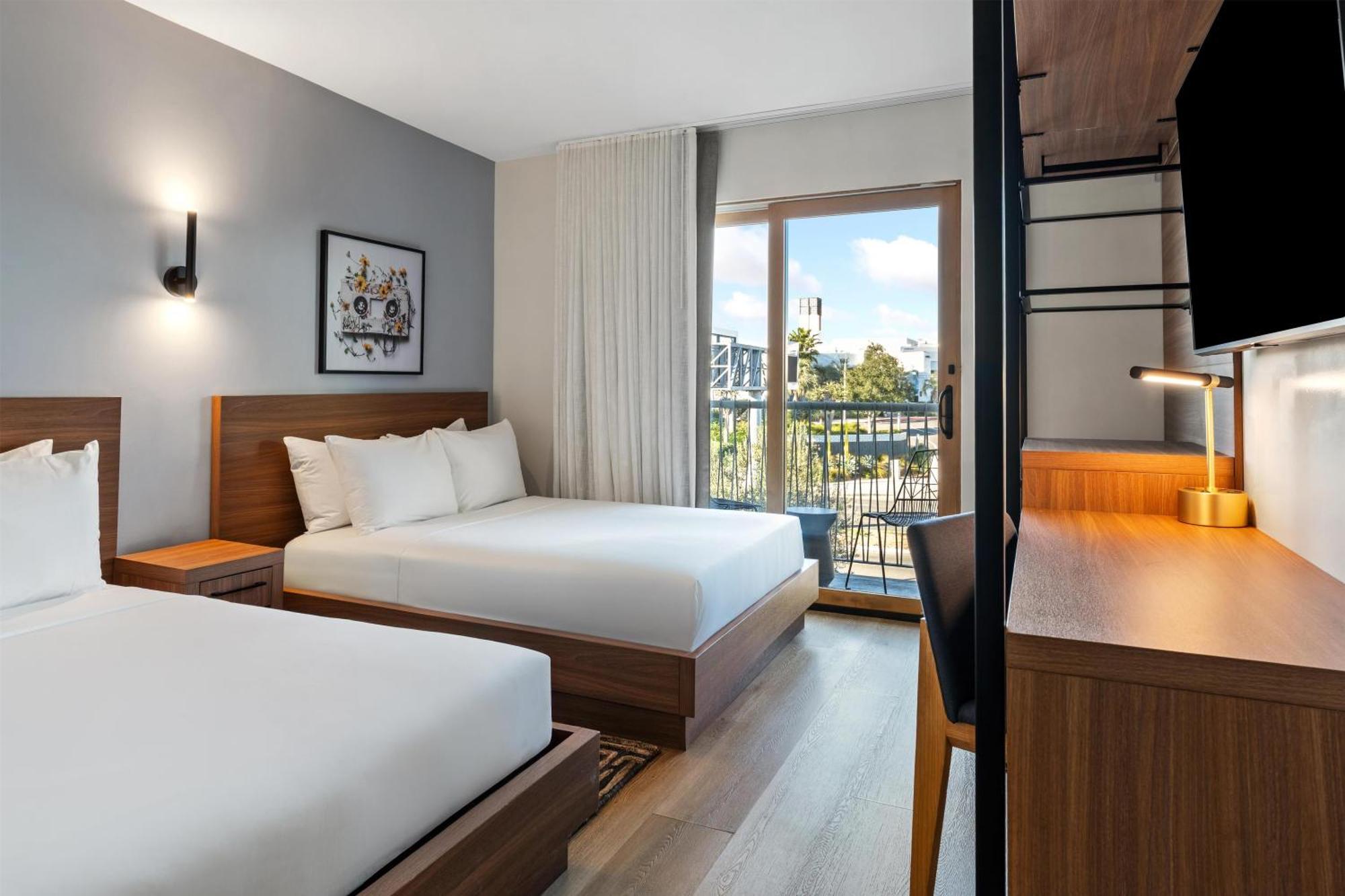 Double Room Two Double Beds Balcony
